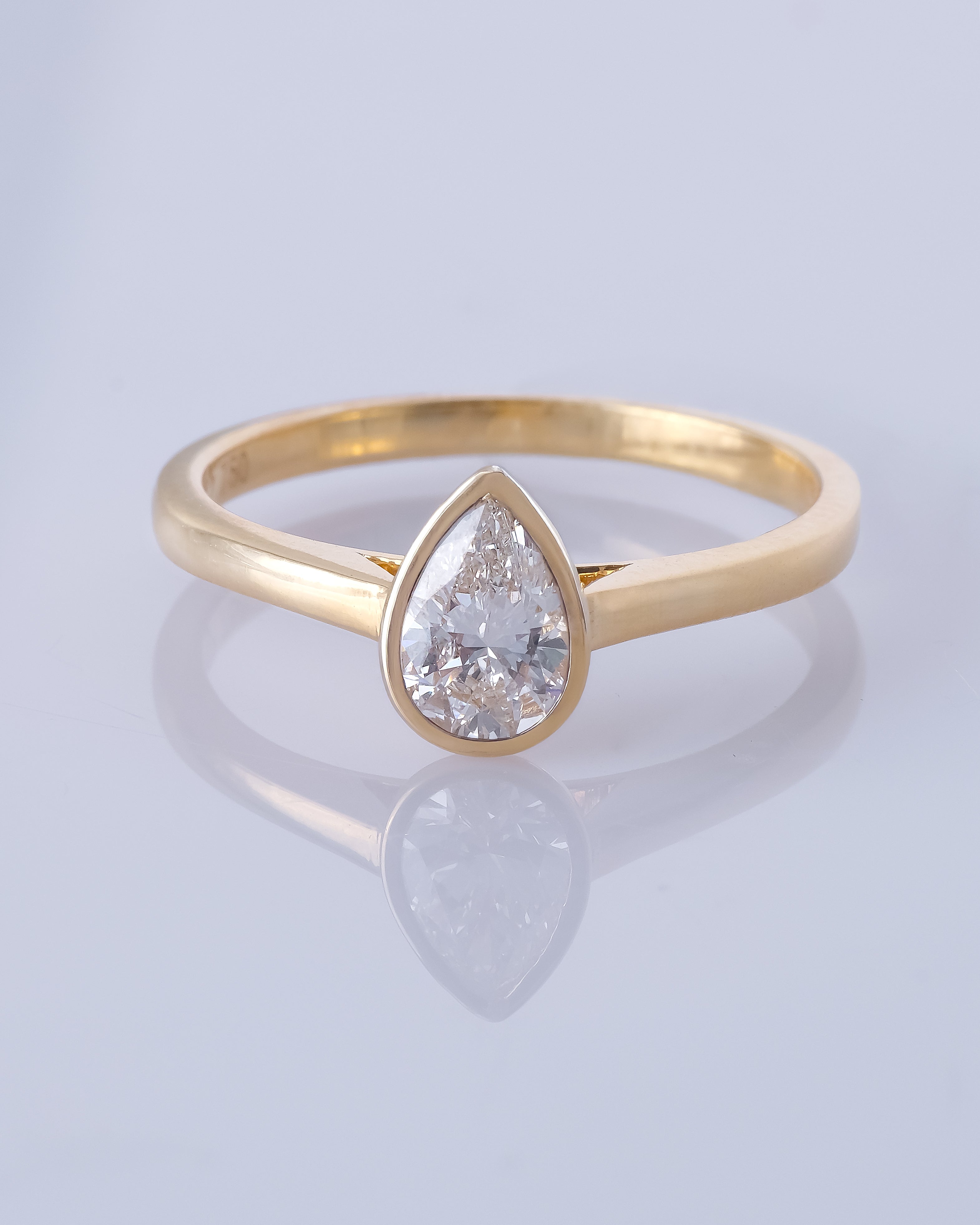 Pear Engagement Rings