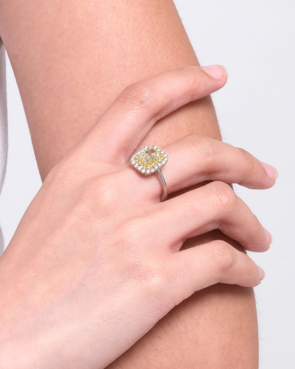 Avina Yellow Lab-Grown Diamond Ring (3.42 ct tw.)