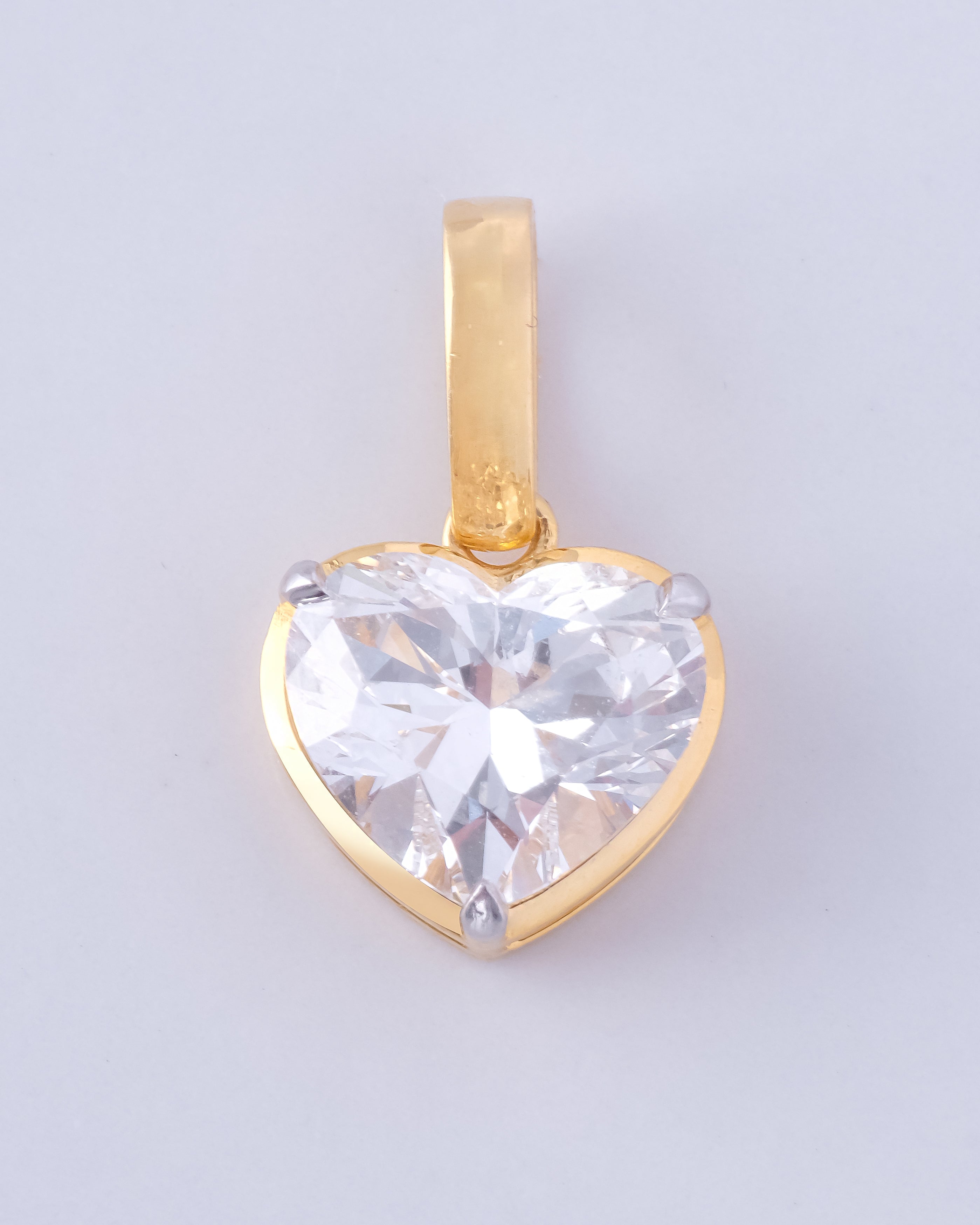 Solis Avoir Heart Solitaire Pendant