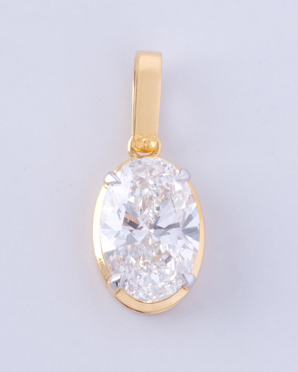 Solis Avoir Oval Solitaire Pendant