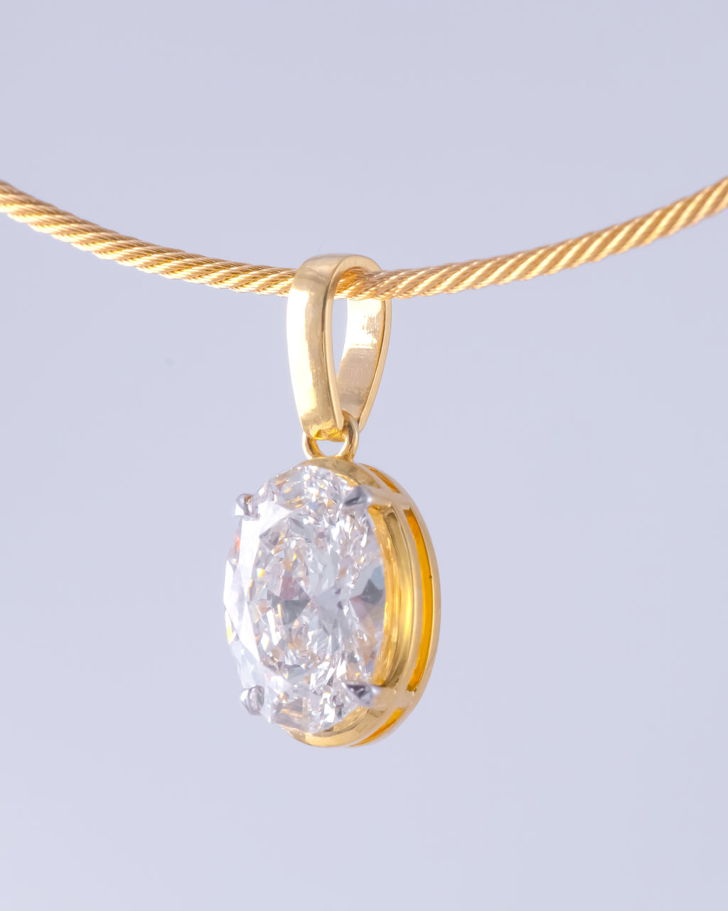 Solis Avoir Oval Solitaire Pendant