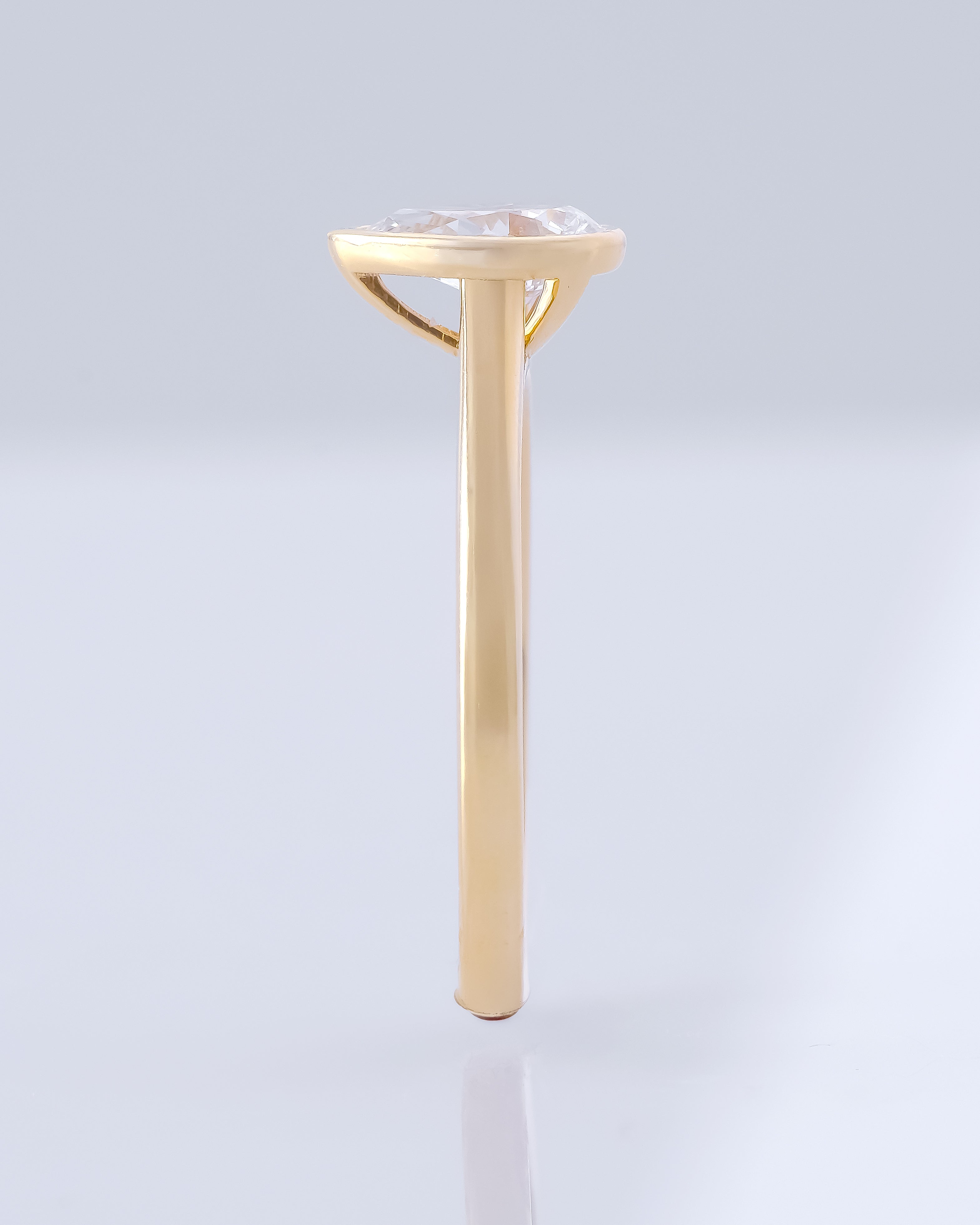 Bonnie – Pear Bezel Solitaire