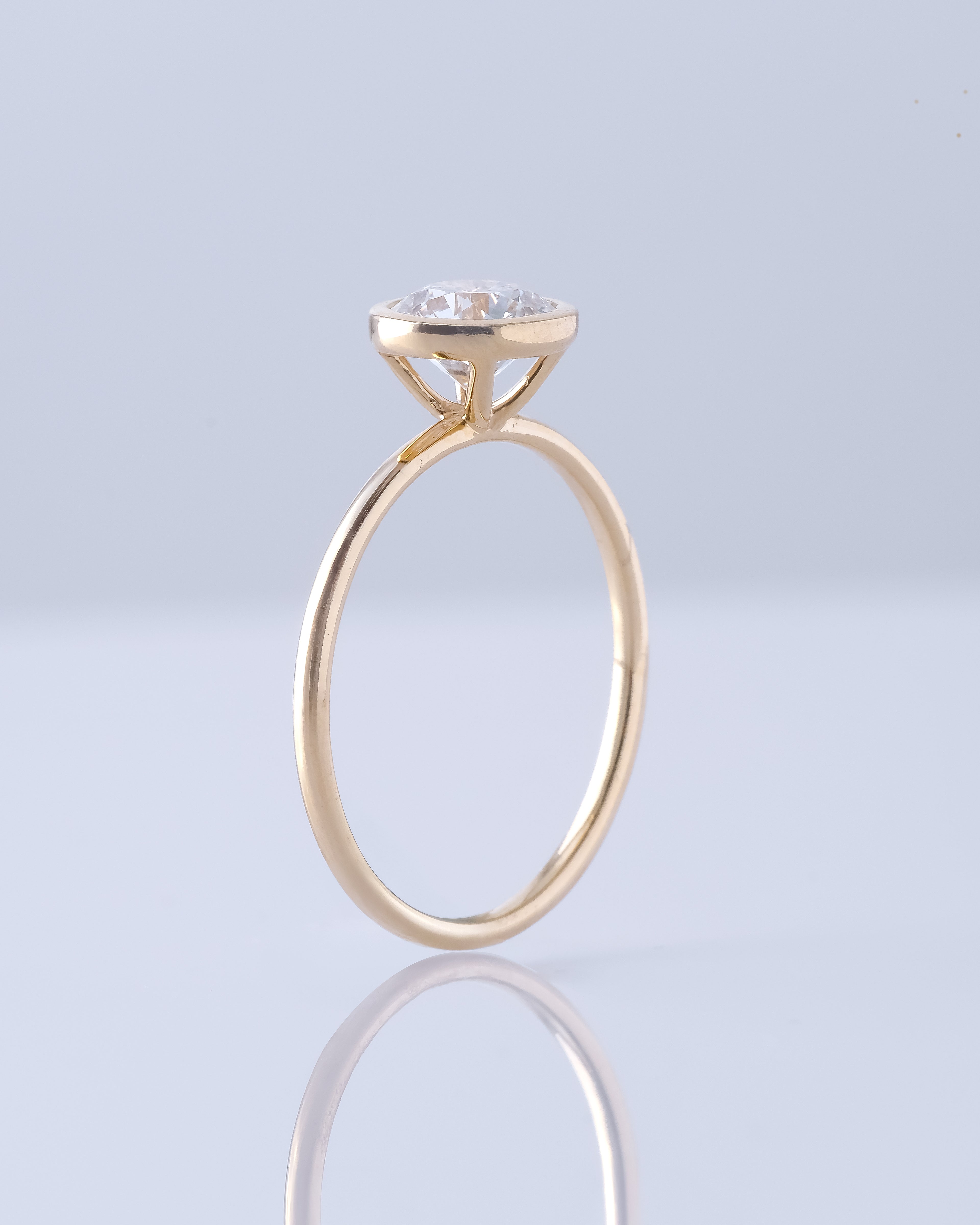 Chiara – Round Bezel Solitaire