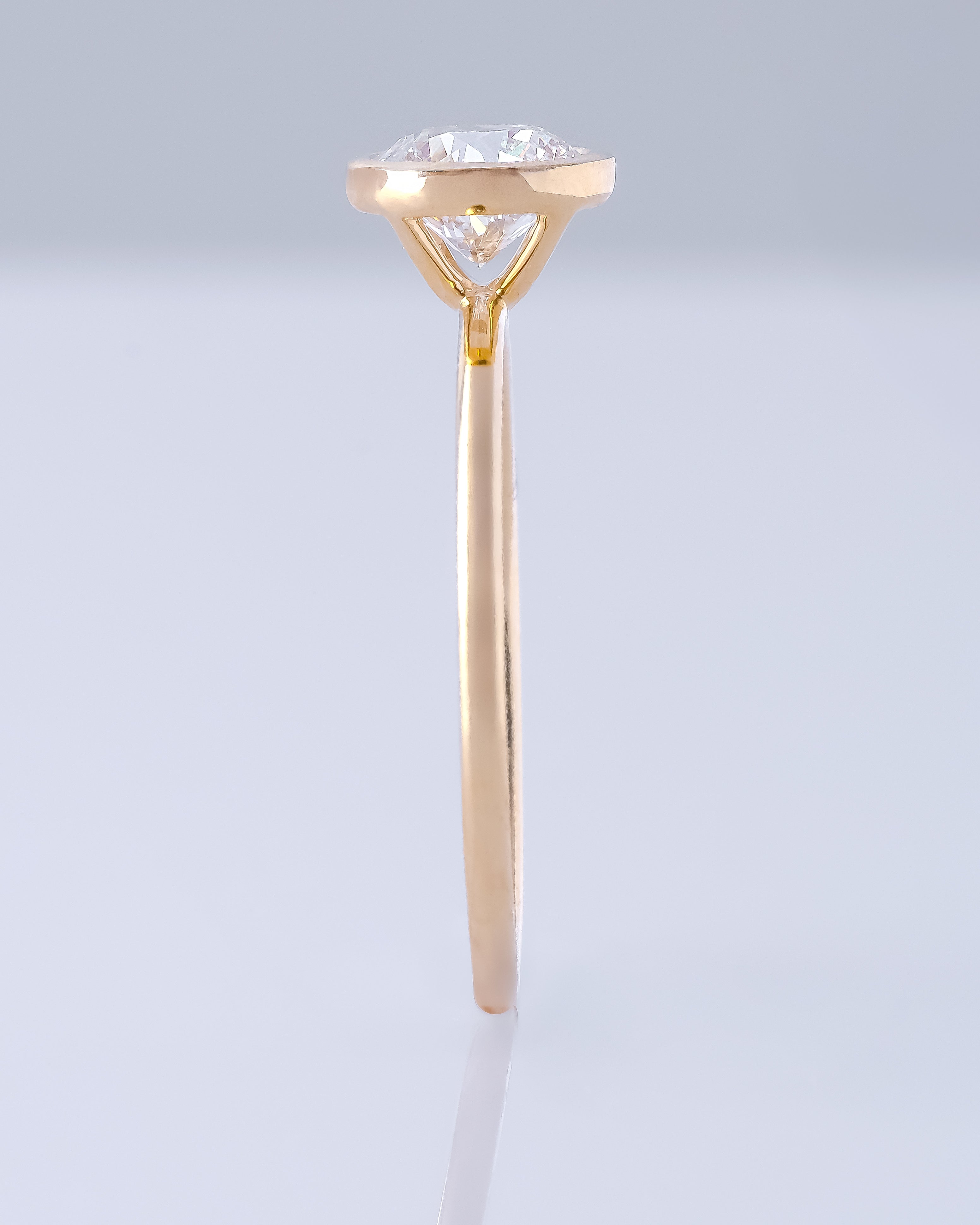 Chiara – Round Bezel Solitaire