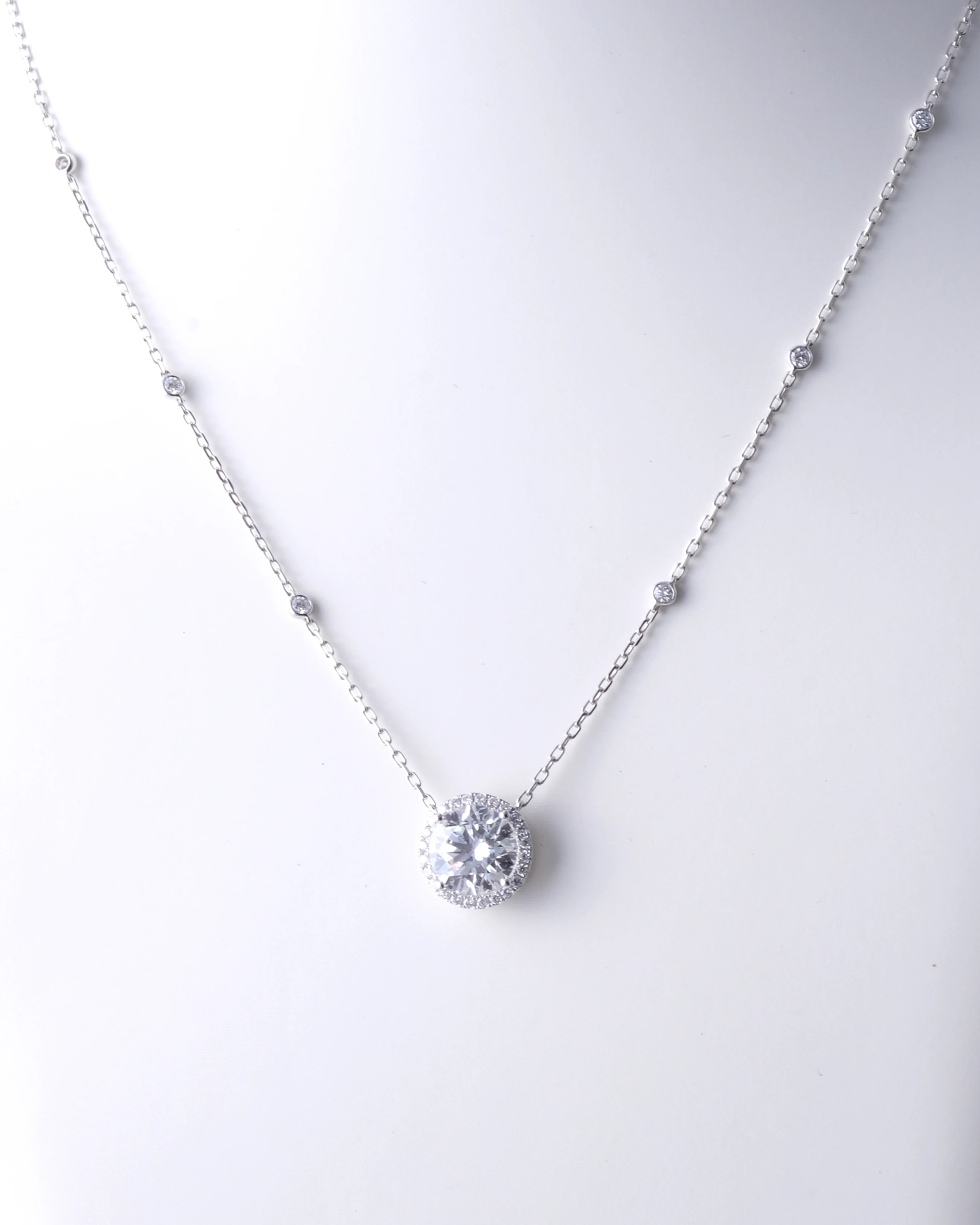 Lueur Necklace